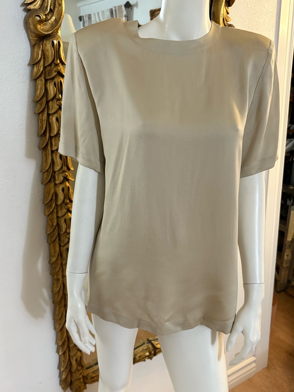 Neiman Marcus 100% Silk Vintage Women's Blouse Size Large New
With Tags